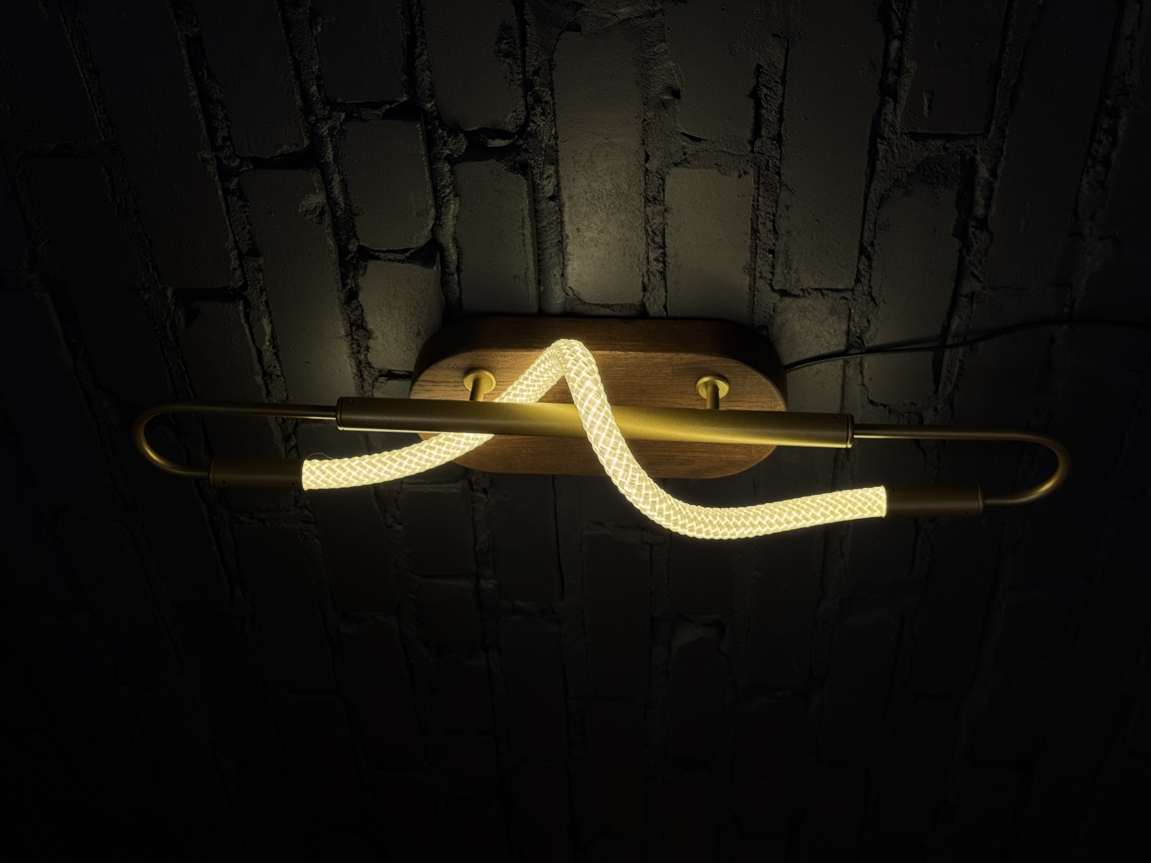 Настенная неоновая лампа